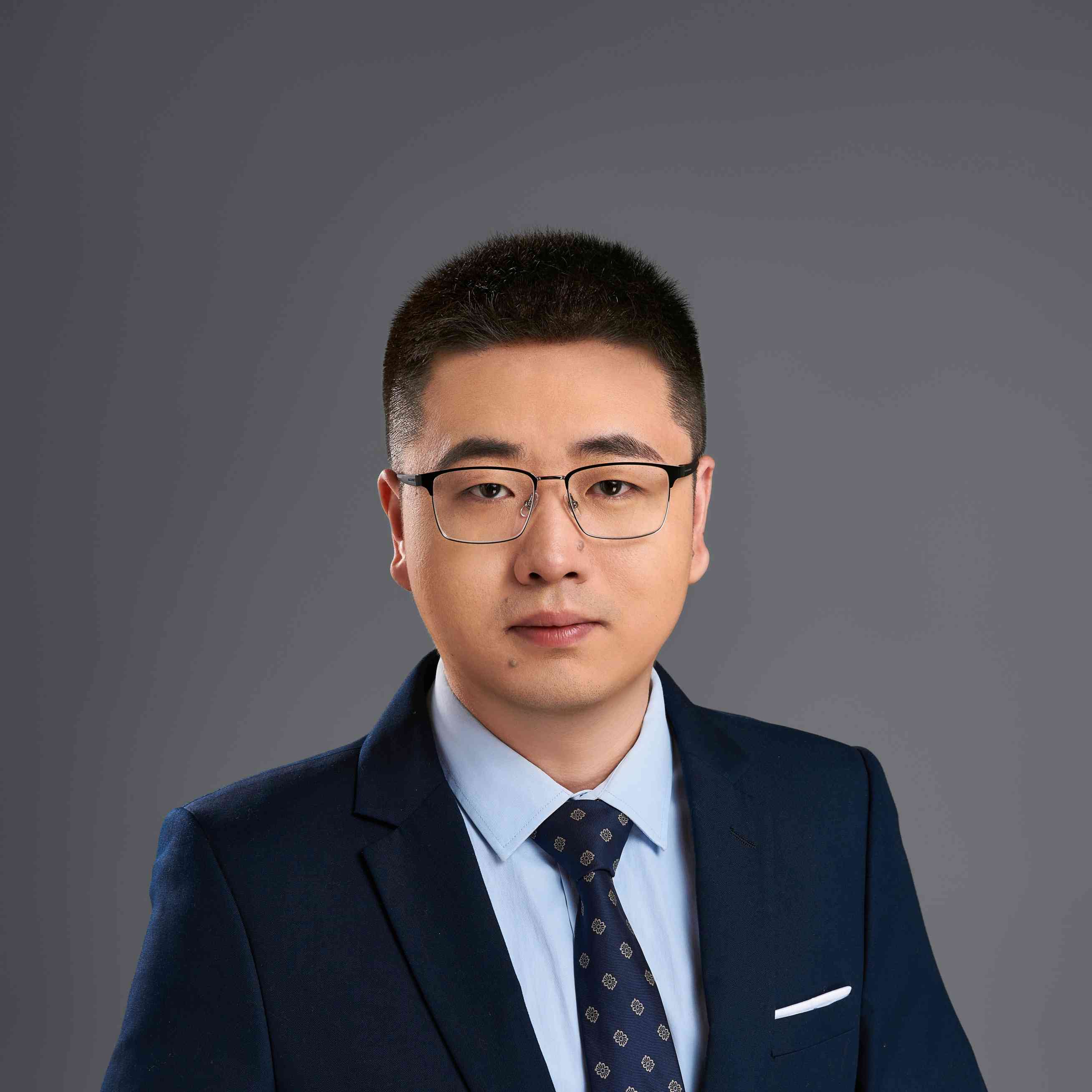 冯建设博士照片